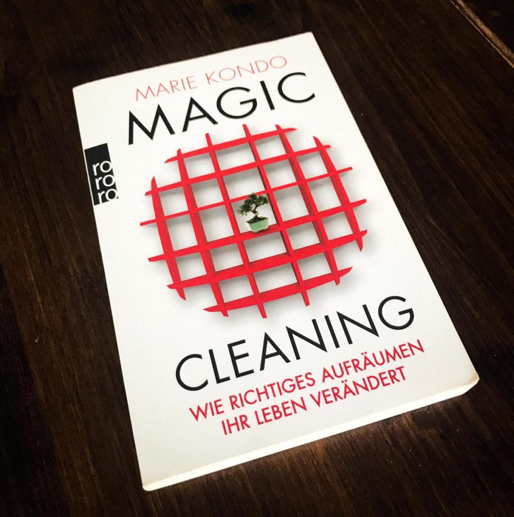 Meine Ausgabe von Marie Kondos: MAGIC CLEANING | Wie du dein Leben veränderst | Clean-Style | authentische Stilberatung | Carolin Kania